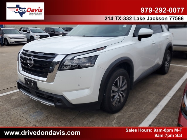 2025 Nissan Pathfinder SL